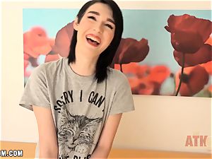 ultra-cute Ivy Aura interview