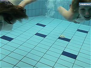 2 super super-fucking-hot teens in the pool